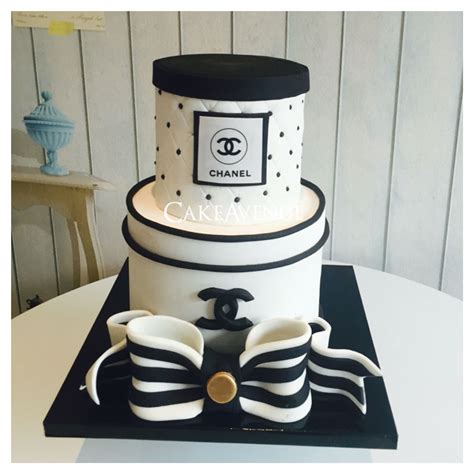 black and white and blue chanel cakes|chanel themed cake.